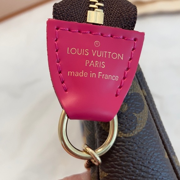 LOUIS Vuitton Christmas 2020 mini pochette access - Picture 5 of 11